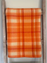 Load image into Gallery viewer, CHATEAU 100% NZ Wool SINGLE Blanket