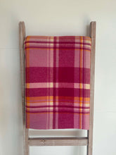 Load image into Gallery viewer, Sorrento 100% Pure NZ Wool Queen Blanket