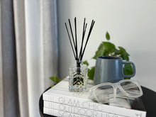 Load image into Gallery viewer, Cut Glass Home Diffuser