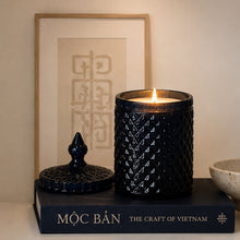 Load image into Gallery viewer, Luxe Vintage Black 250ml Soy Candle
