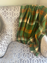 Load image into Gallery viewer, Chateau 100% wool travel rug
