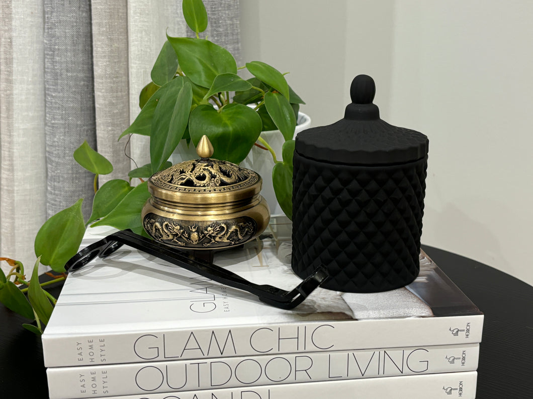 Matte Black Medium Geo 300ml Soy Candle