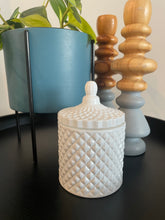 Load image into Gallery viewer, Gloss White Medium Geo 300ml Soy Candle
